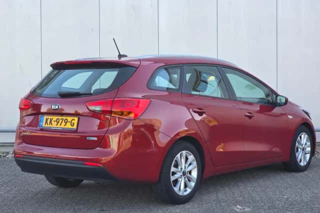 Kia Cee'd (2016) thumbnail 6