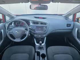 Kia Cee'd (2016) thumbnail 9