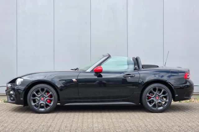 Abarth 124 Spider (2017) thumbnail 3
