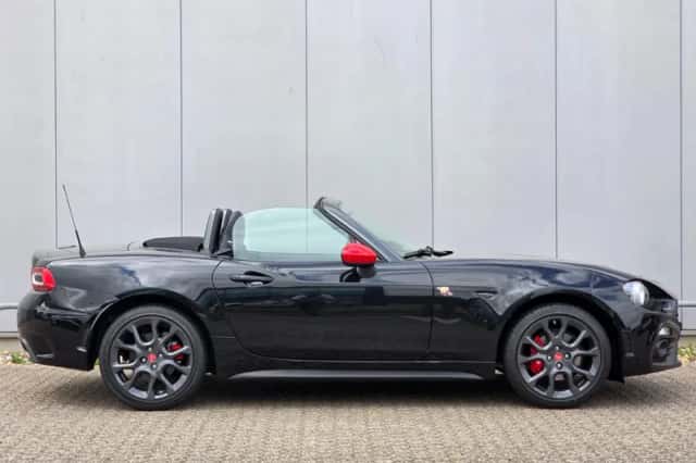 Abarth 124 Spider (2017) thumbnail 4