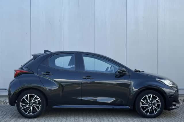 Toyota Yaris (2023) thumbnail 4