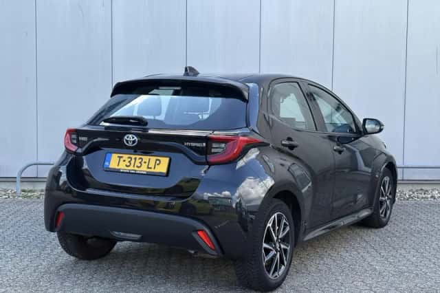 Toyota Yaris (2023) thumbnail 5