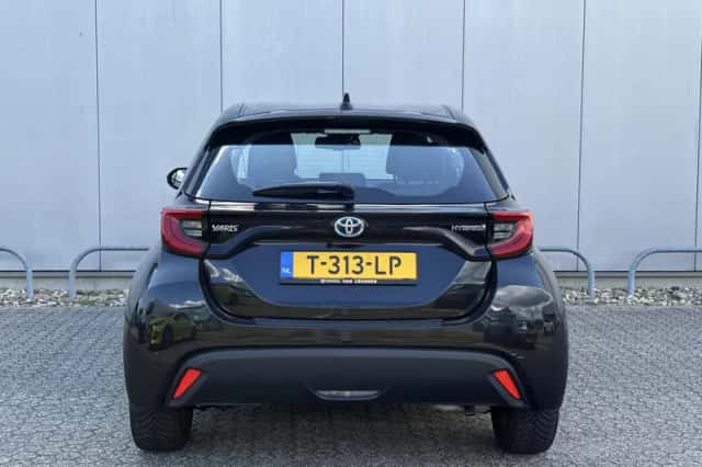 Toyota Yaris (2023) thumbnail 6