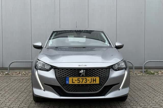 Peugeot e-208 (2021) thumbnail 2