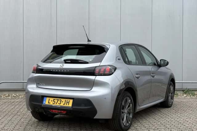 Peugeot e-208 (2021) thumbnail 6