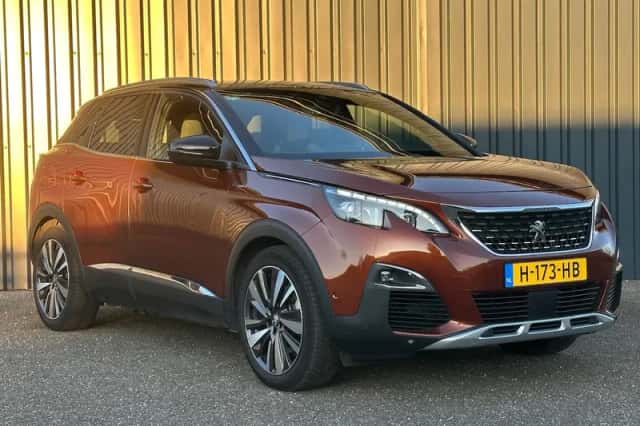 Peugeot 3008 (2020) thumbnail 4