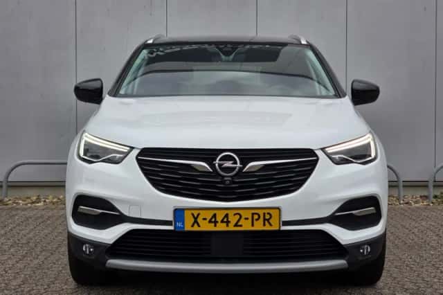 Opel Grandland X (2021) thumbnail 2