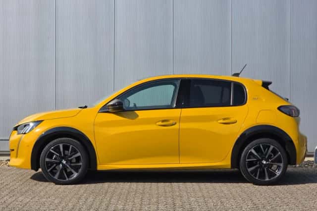 Peugeot 208 (2021) thumbnail 3