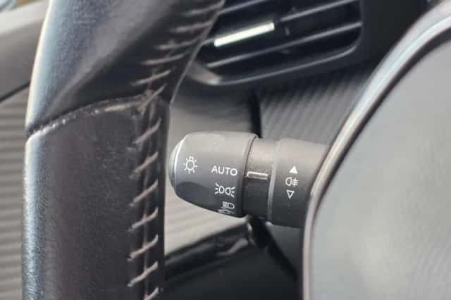 Peugeot 208 (2021) thumbnail 14