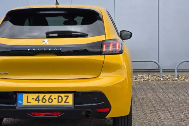 Peugeot 208 (2021) thumbnail 31