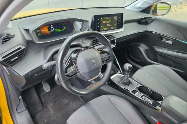 Peugeot 208 (2021) thumbnail 8
