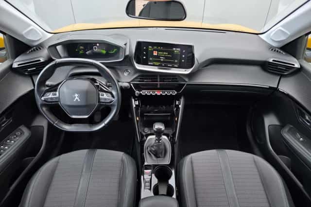 Peugeot 208 (2021) thumbnail 9