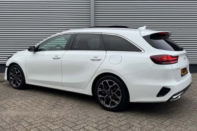 Kia Ceed Sportswagon (2024) thumbnail 4