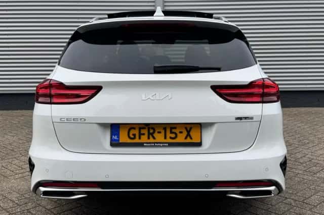 Kia Ceed Sportswagon (2024) thumbnail 5