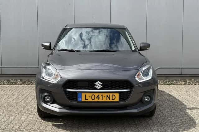 Suzuki Swift (2021) thumbnail 2