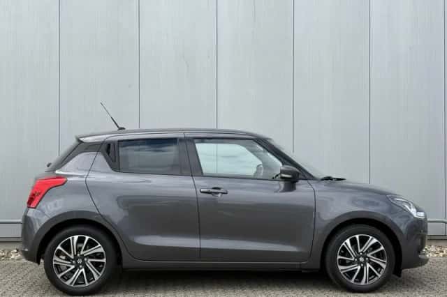 Suzuki Swift (2021) thumbnail 4