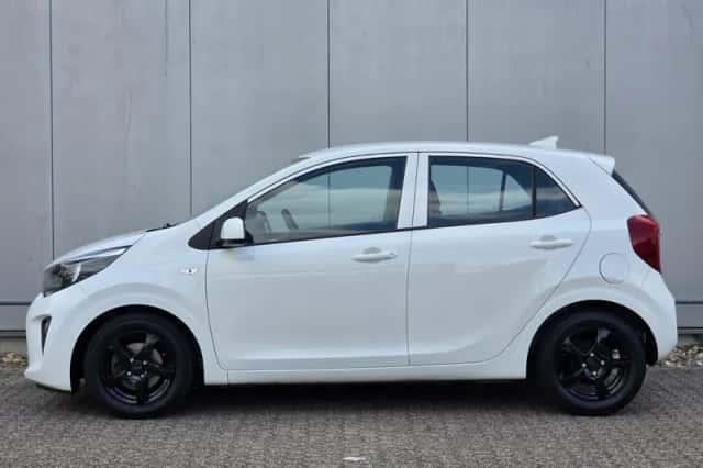 Kia Picanto (2020) thumbnail 3