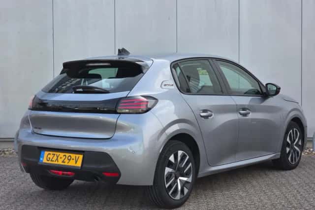 Peugeot 208 (2025) thumbnail 6