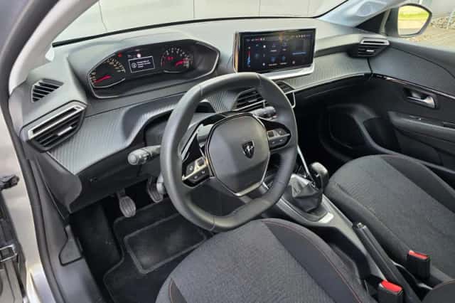 Peugeot 208 (2025) thumbnail 8