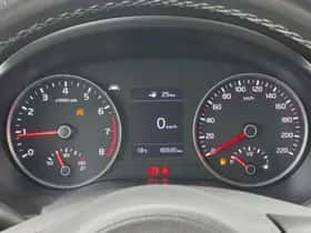 Kia Stonic (2019) thumbnail 12