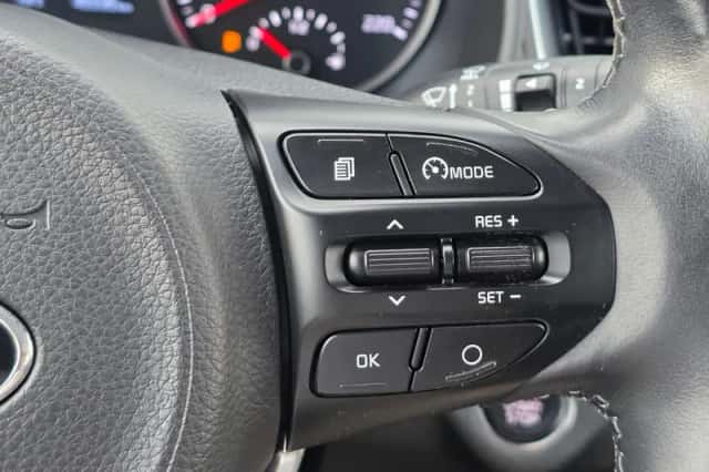 Kia Stonic (2019) thumbnail 15