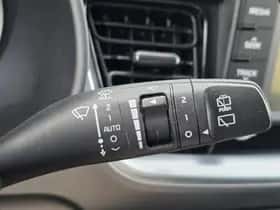 Kia Stonic (2019) thumbnail 16