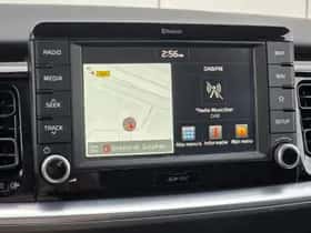 Kia Stonic (2019) thumbnail 17