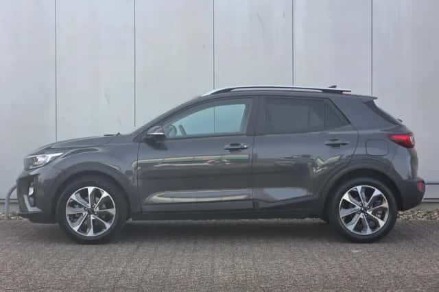 Kia Stonic (2019) thumbnail 3