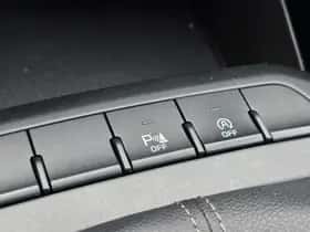 Kia Stonic (2019) thumbnail 23