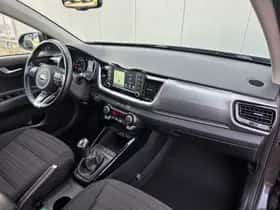 Kia Stonic (2019) thumbnail 27