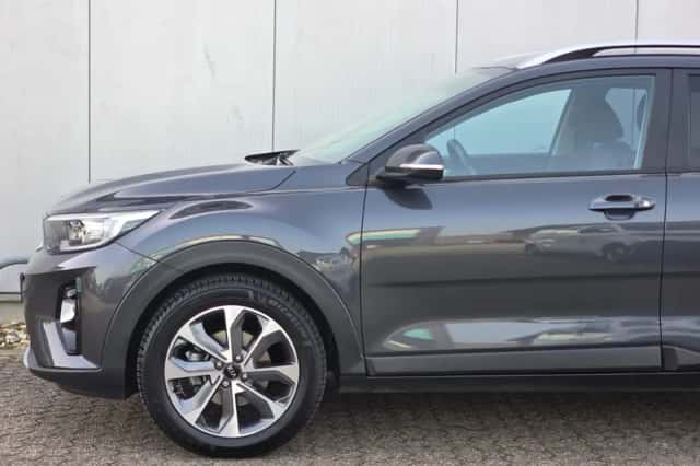 Kia Stonic (2019) thumbnail 28