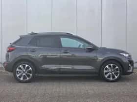 Kia Stonic (2019) thumbnail 4