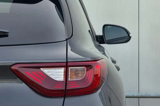Kia Stonic (2019) thumbnail 32