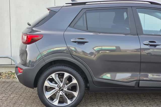 Kia Stonic (2019) thumbnail 34