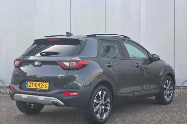 Kia Stonic (2019) thumbnail 6