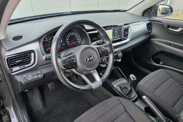 Kia Stonic (2019) thumbnail 8