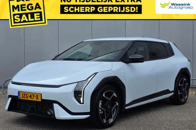 Kia EV4 (2026) thumbnail 1
