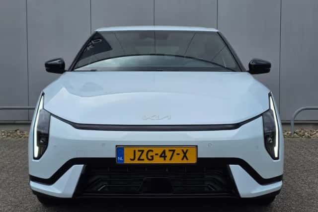 Kia EV4 (2026) thumbnail 2