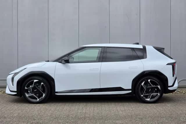 Kia EV4 (2026) thumbnail 3