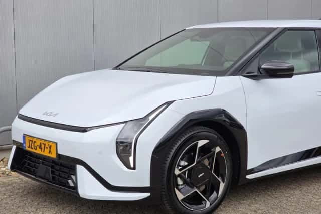 Kia EV4 (2026) thumbnail 32