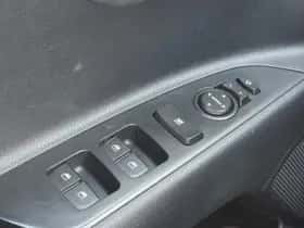 Kia Stonic (2019) thumbnail 11