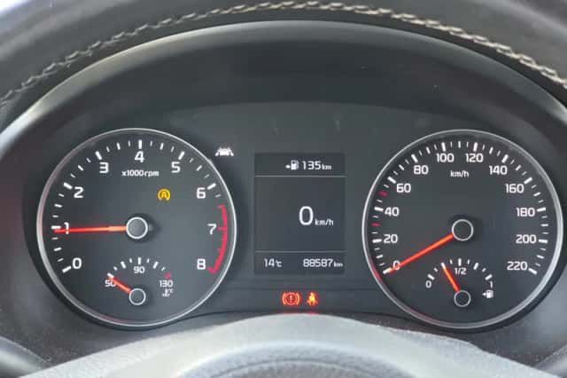 Kia Stonic (2019) thumbnail 13
