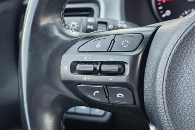 Kia Stonic (2019) thumbnail 14