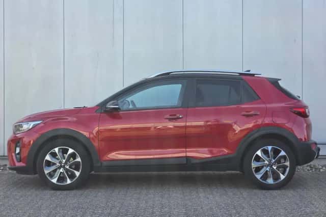 Kia Stonic (2019) thumbnail 3