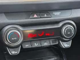 Kia Stonic (2019) thumbnail 21