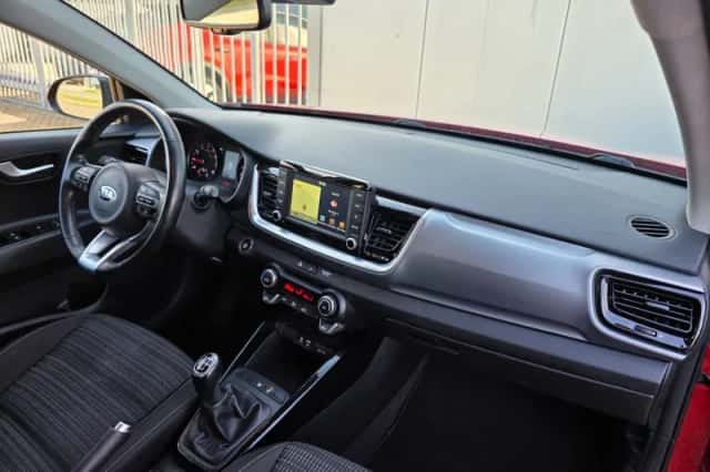 Kia Stonic (2019) thumbnail 26