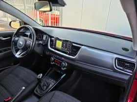 Kia Stonic (2019) thumbnail 26