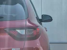 Kia Stonic (2019) thumbnail 31