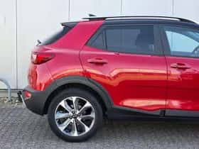 Kia Stonic (2019) thumbnail 33