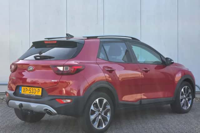 Kia Stonic (2019) thumbnail 6